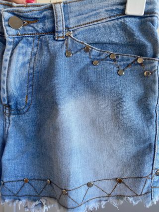 Shorts vaqueros con tachuelas