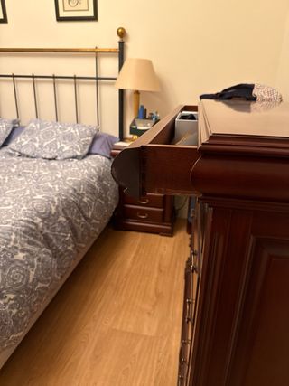 Cómoda de madera maciza caoba