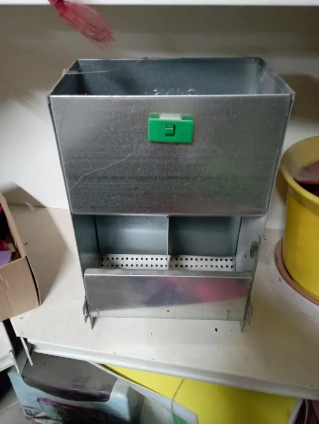 Comederos para jaulas de conejos nuevos 