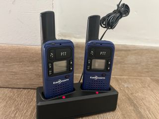 Walkie Talkies Talkcom con base de carga