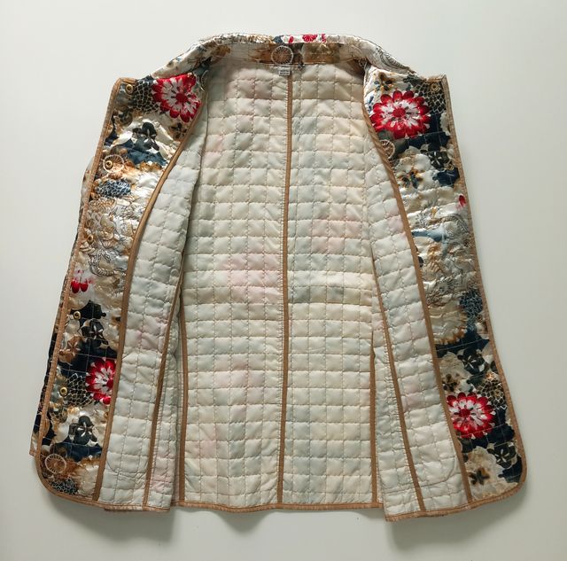 Chaqueta ligera con estampado oriental