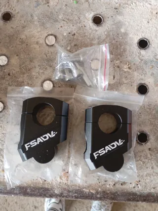 Elevadores Manillar Moto FSADV Negro