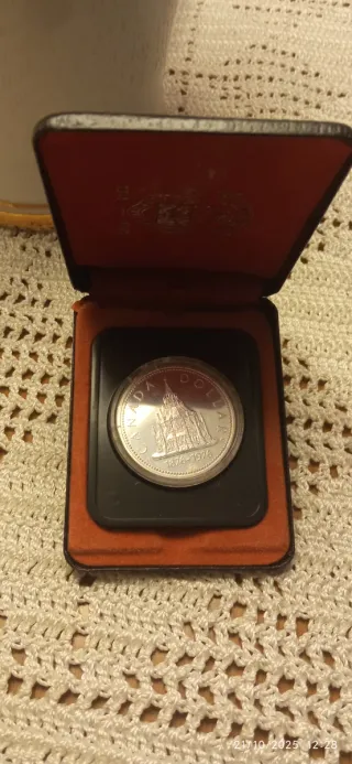 Moneda Isabel II D.G. Regina