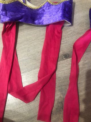 Disfraz púrpura y rojo talla única 
precio unidad 