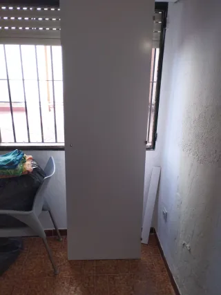 Puerta blanca interior