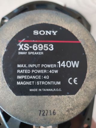 Altavoces Sony tres vías 