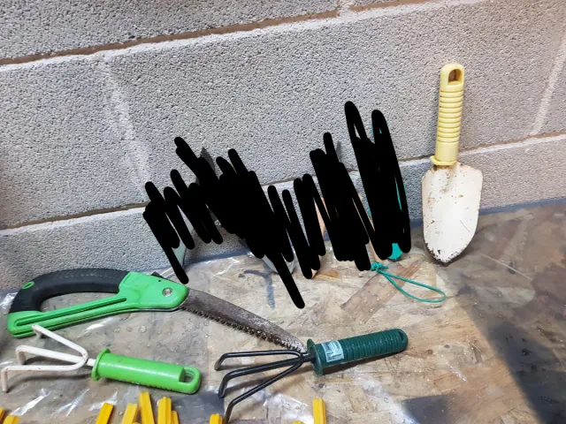 Attrezzi da giardinaggio vari