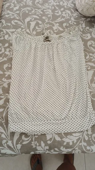 Blusa de tirantes con lunares