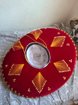 Sombrero de Mariachi Rojo y Dorado
