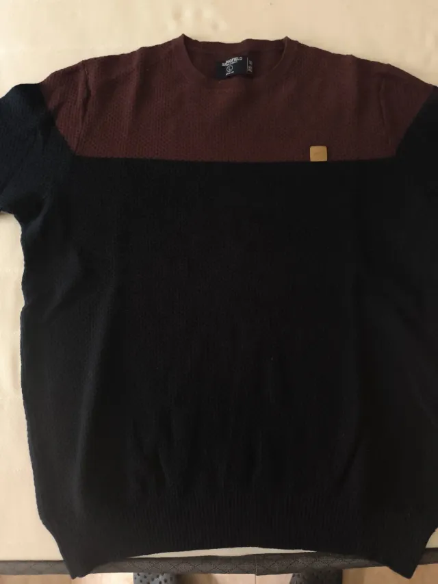 Jersey Springfield azul oscuro y granate