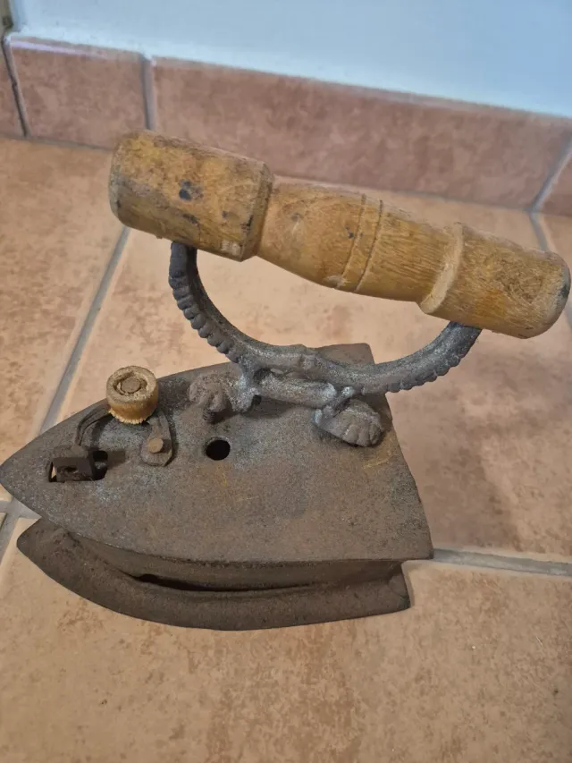 Plancha antigua de hierro