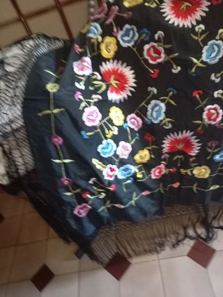 Mantón de Manila bordado de seda ideal baile