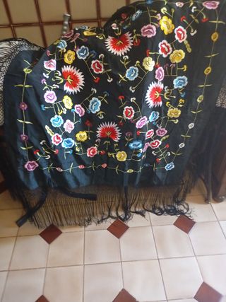 Mantón de Manila bordado de seda ideal baile