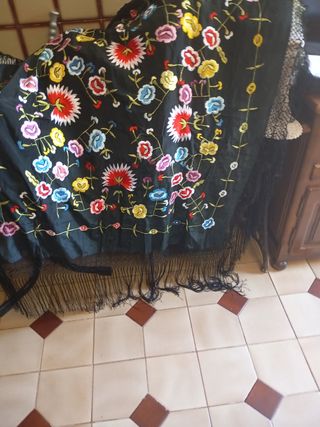 Mantón de Manila bordado de seda ideal baile