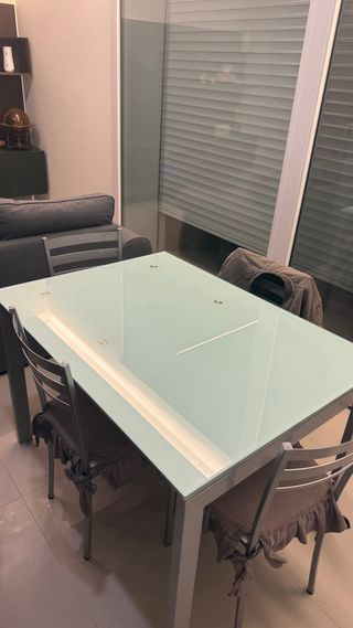 Set Tavolo Vetro e 4 Sedie Grigie