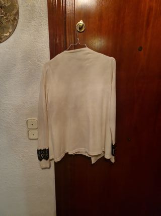 Top George Rech blanco con encaje negro