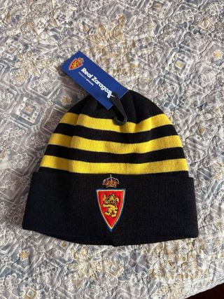 Gorro de invierno rayas negro y amarillo