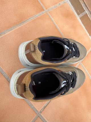 Zapatillas niño talla 35. 