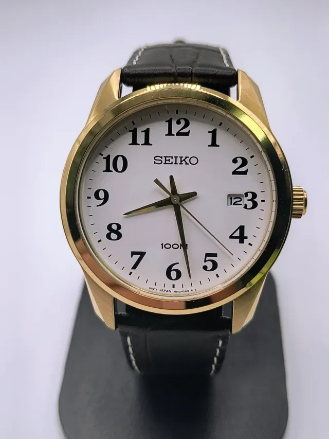 Reloj Seiko Dorado y Negro