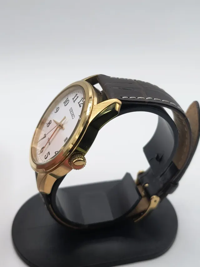 Reloj Seiko Dorado y Negro