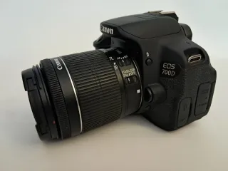 Cámara Canon EOS 700D