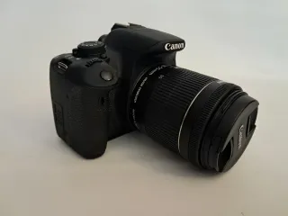 Cámara Canon EOS 700D