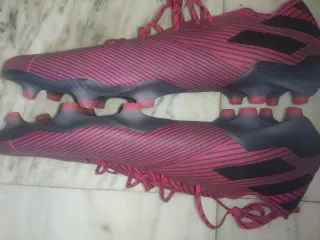 Botas de fútbol Adidas 46 rosas y grises