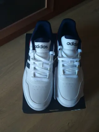 Zapatillas Adidas Blancas y Negras