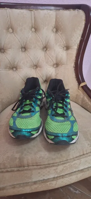 Zapatillas de running ASICS verdes y turquesa