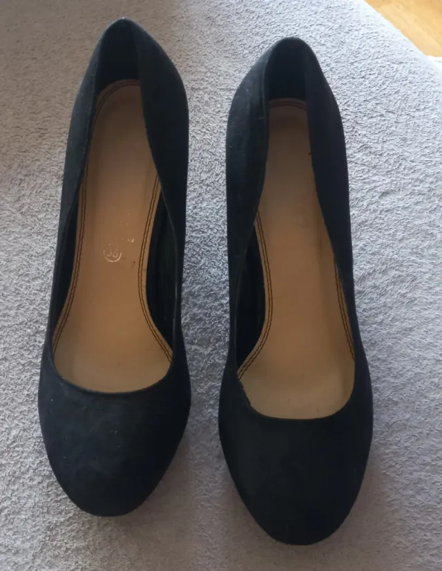 Zapatos de tacón negros talla 38
