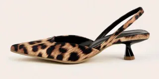 Zapatos destalonados animal print Talla 38