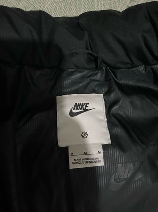 cazadora Nike Negra
