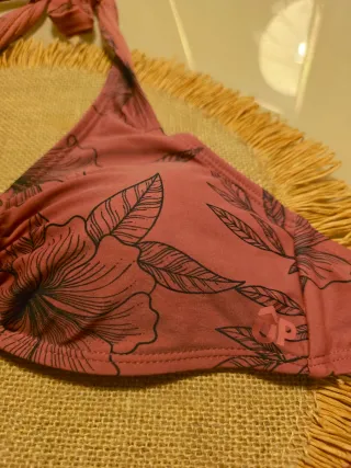 Top deportivo L con relleno floral