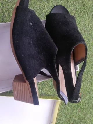 Zapatos de tacón negros para mujer