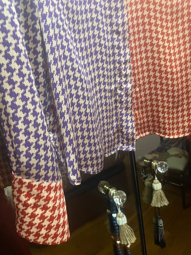 Blusa Morada y Roja Estampada