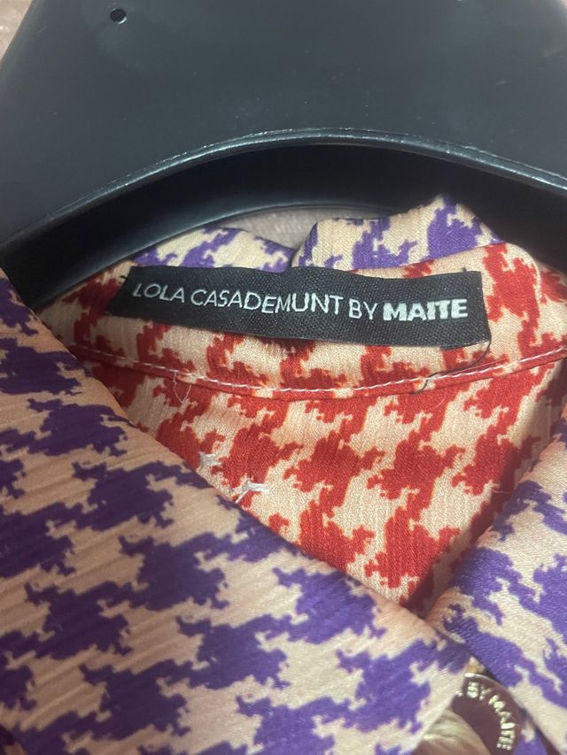 Blusa Morada y Roja Estampada