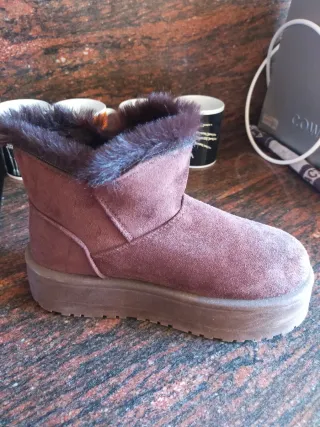 Botas niña marrones con cremallera