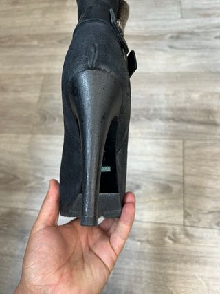 Stivaletti neri con pelo EU39