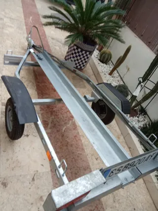 Remolque ligero con documentación