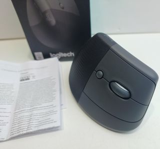 Logitech Lift Ratón Ergonómico Vertical, Inalámbri