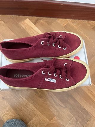 Zapatillas Superga granates 