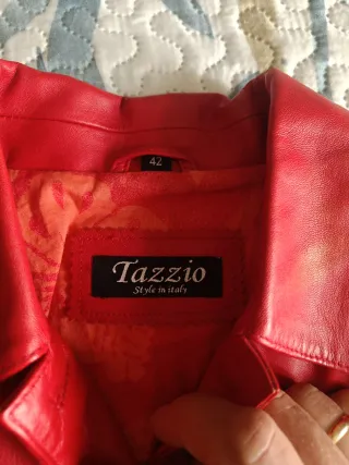 Cazadora Roja de Piel.