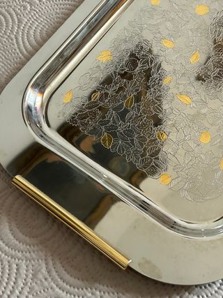 Splendido vassoio vintage acciaio decorato oro 18K