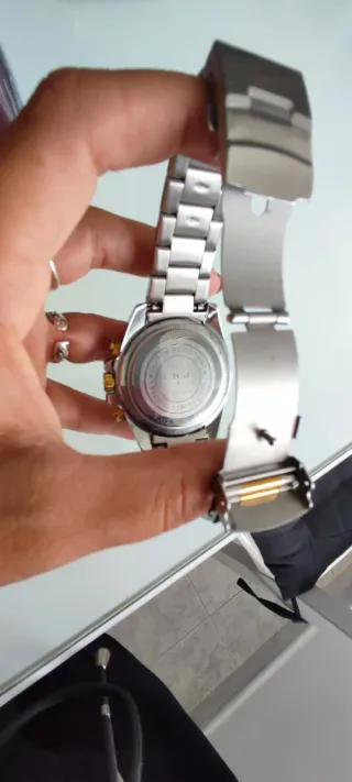 Reloj Invicta Azul y Dorado
