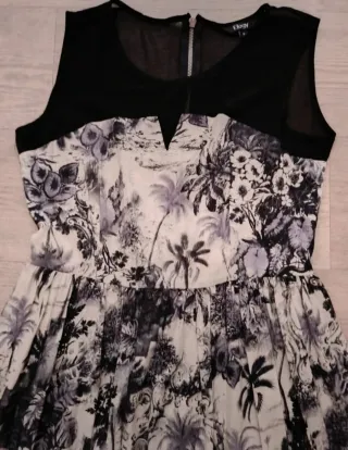 Vestido estampado tropical negro y blanco