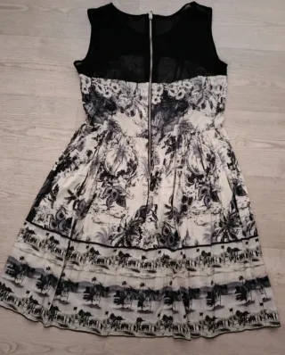 Vestido estampado tropical negro y blanco
