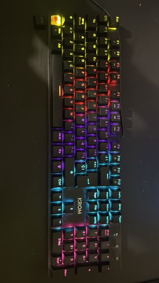 Teclado Mecánico Krom Kernel RGB