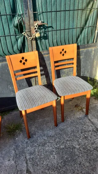 2 Sillas de Salón Madera Tapizadas