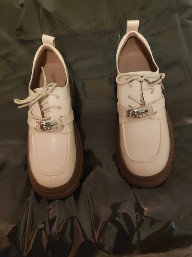 Mocasines blancos con suela gruesa T38.5