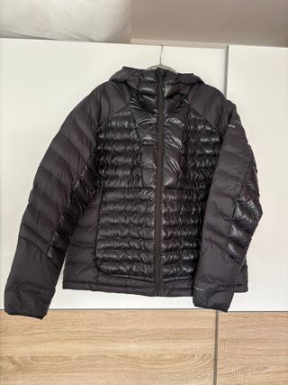 Chaqueta Columbia Negra con Capucha